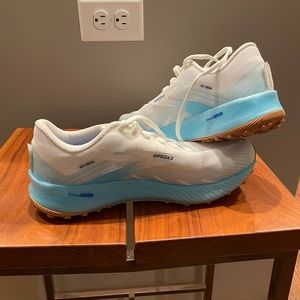 Women’s Brooks Catamount size 10.5